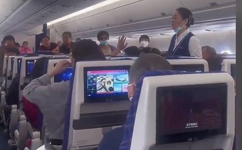 是要許願嗎? 中國乘客往飛機引擎扔硬幣 南航班機延誤4小時