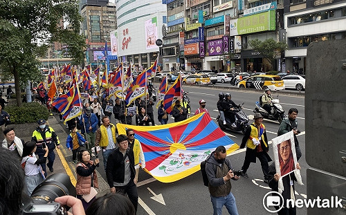 西藏抗暴65週年遊行登場 挺藏人吶喊「Free Tibet」 