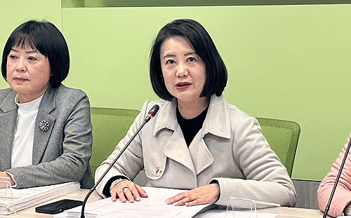 虐童案社工遭上銬 民進黨團怒批警方違反比例原則「作秀獵巫」 