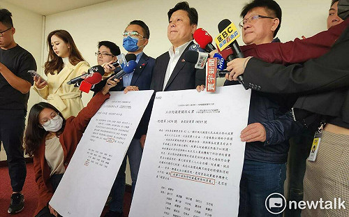 韓國瑜當院長提案違法？ 傅崐萁打臉老柯諷「綠能、你不能」