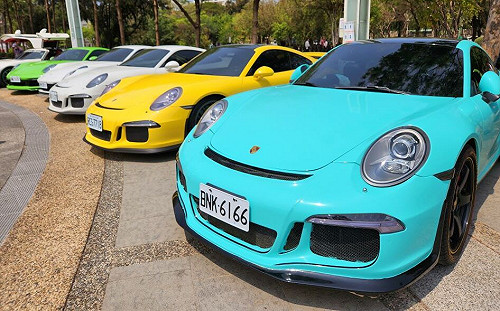 60輛超跑集結高雄公益送愛 出錢出力關懷弱勢兒少 