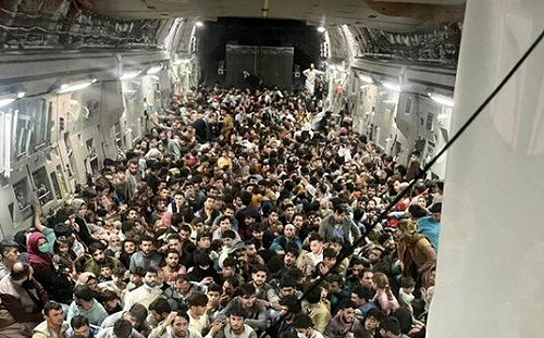 美軍撤離阿富汗景象混亂 2前將領作證：計畫不充分 命令不即時