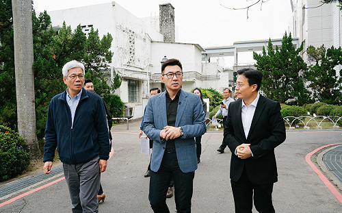 就任後頭一回走進民主議政園區 江啟臣：期許提升服務品質