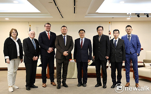 北德跨邦城市代表聯合訪問團拜會 黃偉哲盼與德盟友打造永續新未來