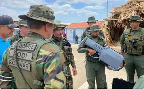 中國「黑科技槍」現身美國後院! 可同時干擾多部無人機 影響範圍3公里 