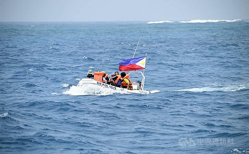 中央社前往鐵線礁 直擊菲律賓南海科研行動 