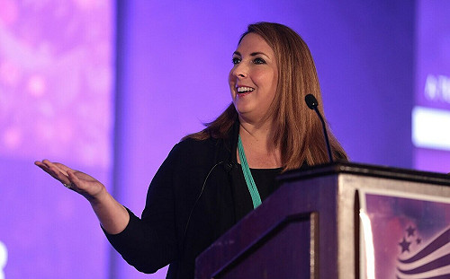 直播間的叛亂! 記者和主播大反彈 NBC新聞讓麥克丹尼爾滾蛋