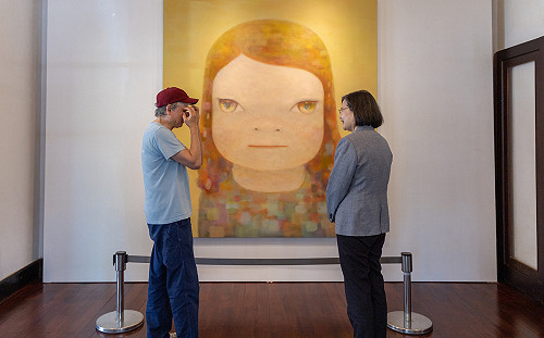 奈良美智前進澎湖  蔡英文觀展盼台日羈絆加深