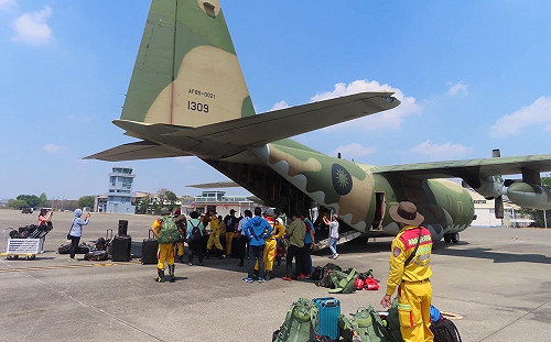 403大地震》空軍出動2架C-130H載運南高屏60搜救員5犬3萬磅裝備馳援花蓮