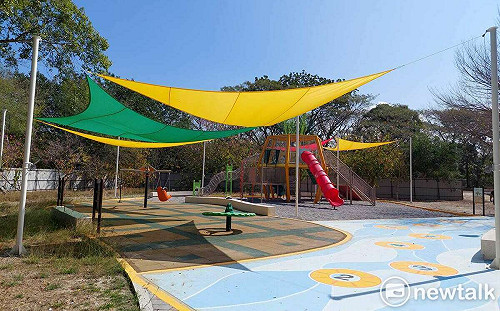 大潭埤旺萊公園鳳梨主題遊戲場啟用  黃偉哲邀親子同遊放電