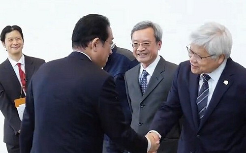 岸田文雄訪台積電熊本廠  慰問花蓮強震災民  