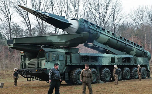 (影) 北韓射「火星砲-16B」高超音速導彈 專家 : 「海豚彈道」技術來自俄國