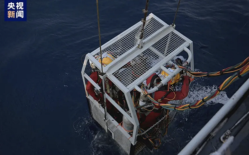更新》（影）解放軍海空救援! 海南島西南海域商漁船碰撞事故 8人罹難