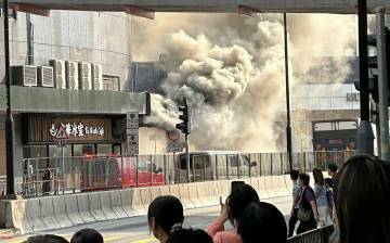 香港一日兩起火警！ 葵涌廣場突然濃煙猛竄、佐敦道大火5死40多傷