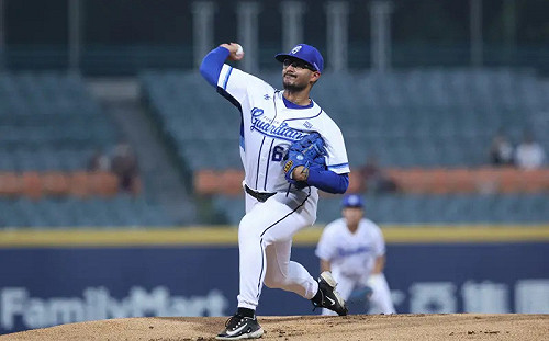 辛元旭敲關鍵安打！羅戈5局狂飆10K