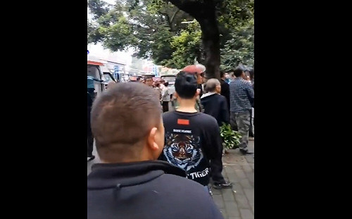 另類政府殺人! 中國經濟崩潰 重慶發生一家上吊自殺慘劇 嚇壞外送小哥