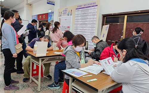 10月失業率降至3.4% 失業人數40.8萬人、月減4000人