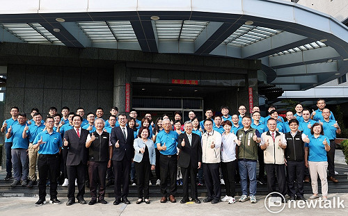 黃偉哲陪陳建仁訪視隱形冠軍璨揚企業  肯定其超額進用身障員工