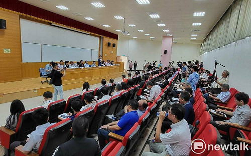 陳亭妃邀經濟部長王美花南下座談 傾聽中小企業心聲