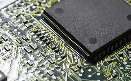 趁美、台股回檔撿便宜 兩方式佈局半導體ETF