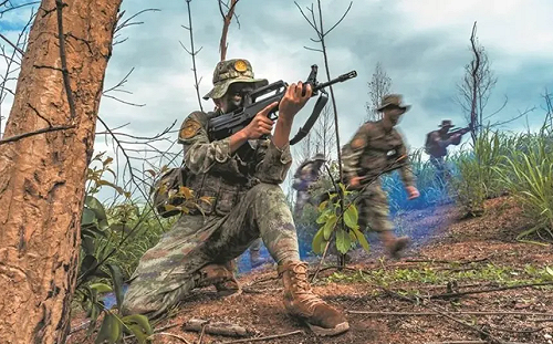 克欽軍攻城掠地佔雷基口岸!  解放軍邊境實彈演習威懾 出動這些「大殺器」..... 