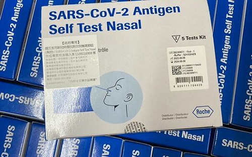 社區藥局領免費快篩 試劑效期短引憂！藥師轟：把藥局當垃圾場　