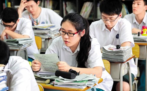 指考歷史命題  全教總 : 中間偏難高分不易