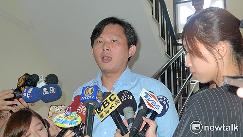 前瞻連標點符號都抄   黃國昌批:亂搞