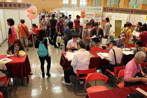 新北身障徵才爆場 初媒合率達51％