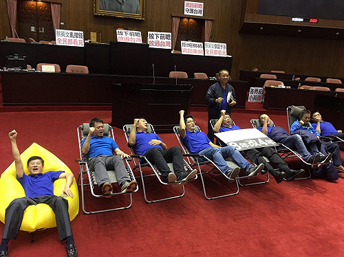 砍軌道預算協商破裂  藍綠鷹派嗆:開戰