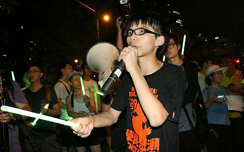 港教科書洗腦談占中：政府不因市民激進而妥協