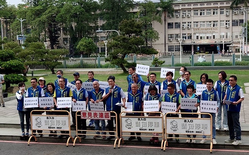 左營里長赴議會盼頂大進駐 陳其邁：重視永續價值、持續做好溝通