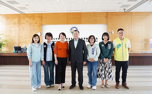 王定宇推動S廊帶科技園區發展 率高雄湧言議員群參訪南科