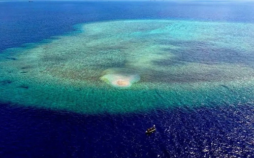(影) 中菲南海又生新衝突! 菲稱中幾十艘船在仙賓礁填海造島 已派艦監視阻攔