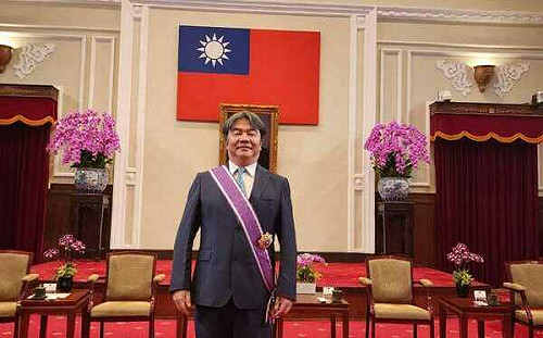 獲總統頒景星勳章 王必勝卸下27年公職！6月將開啟新挑戰