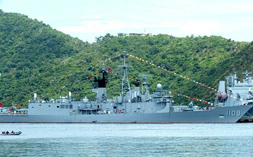 軍艦海上「意外相遇」？外媒稱台美6艦西太平洋偷偷軍演 國防部回應曖昧