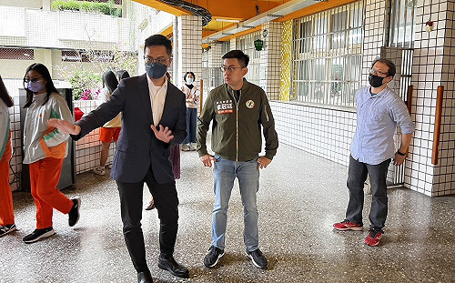 卓冠廷接力陳世榮爭取育林國中小擴建 新北教育局7月申請用地變更