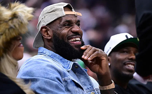 詹皇為何要回騎士主場看球？美媒點出關鍵