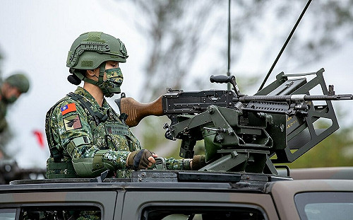 休假軍官行李袋裡有機槍子彈！小港機場查獲 八軍團證實