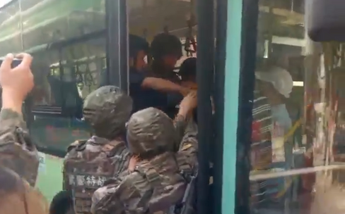 (影) 中國到處發生「張獻忠」事件! 傳廣東飛車撞人釀10多死傷 四川公車兇殺....