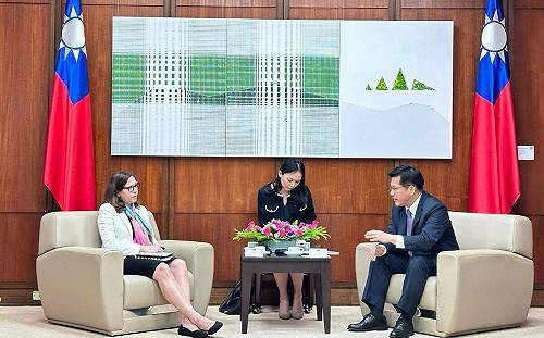 就任外交部長行程滿檔 林佳龍會晤AIT主席羅森柏格