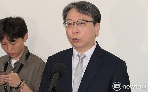 王義川稱基地台可掌握「小草」 蔡明彥：政府調資得經12道程序