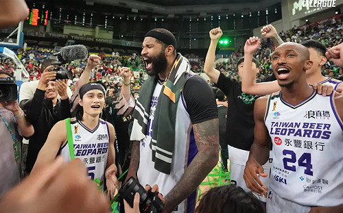 卡森斯勇奪FMVP　總冠軍賽4戰狂砍101分