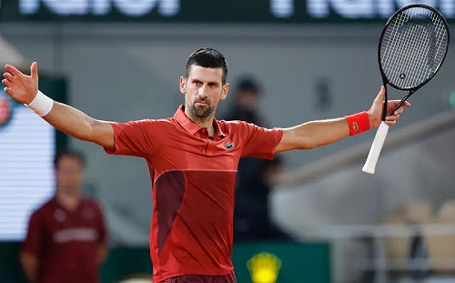 法網苦戰 4 小時半終於贏了！Djokovic 賽後抱怨