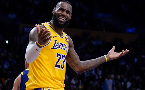 不爽被Perkins嗆蹭流量？詹皇社群突退追3人