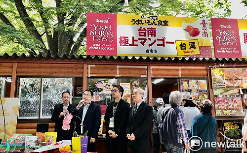 黃偉哲行銷台南馬不停蹄！愛文芒果插旗北海道200萬人索朗祭慶典