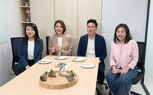 (影)同慶端午佳節 陳菁徽邀立委同仁委盲測猜粽子