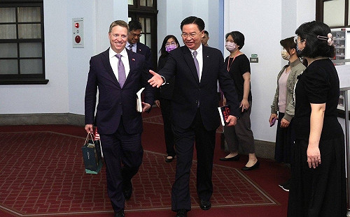 前白宮高層拜會吳釗燮　籲民主國家應團結阻止中國犯台