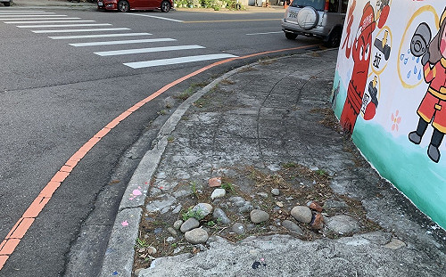 幼獅工業區周邊人行道20年沒整建 李文傑爭經費3150萬改善