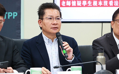 吳春城註冊「壯世代」又推立法、凍預算！黃智賢：這是最惡質綁標